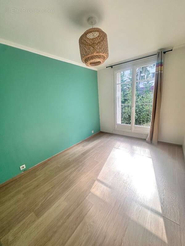 Appartement à BUC