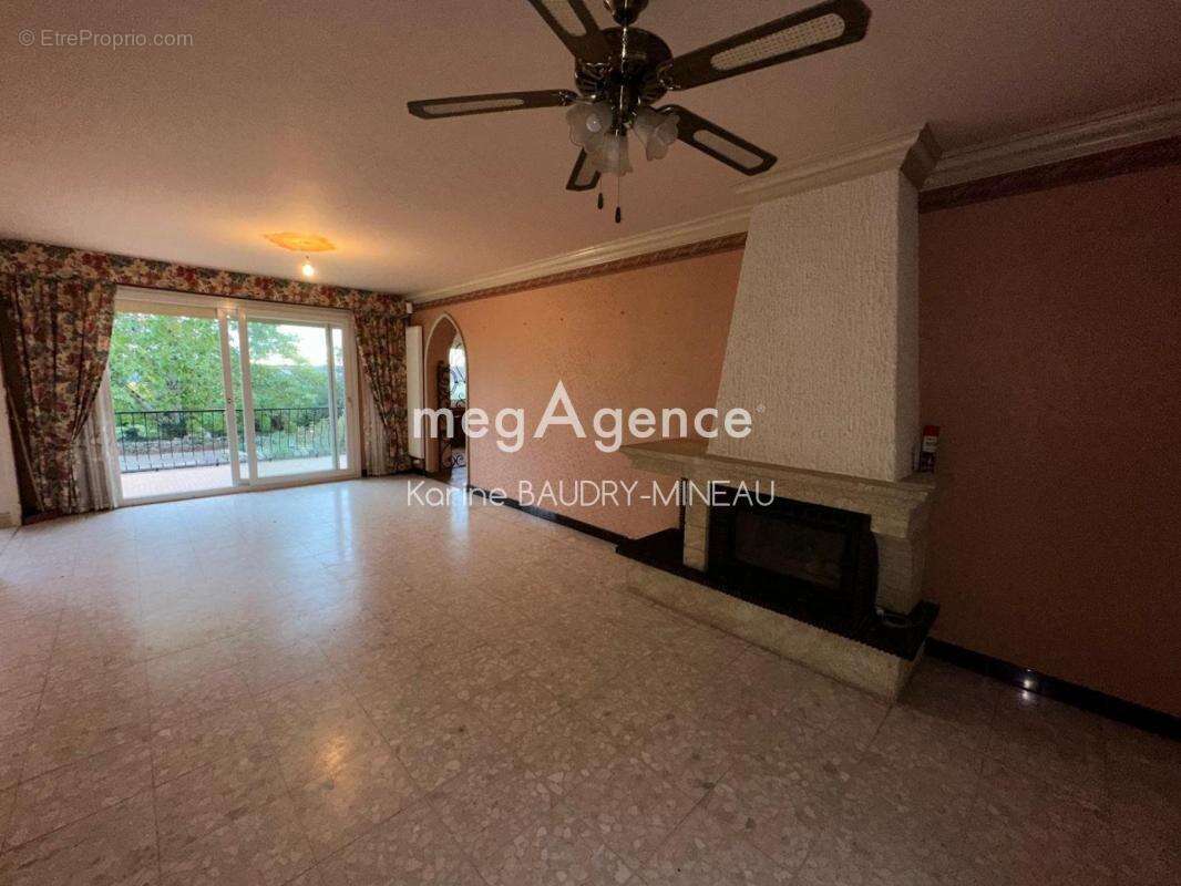 Maison à VOUNEUIL-SUR-VIENNE