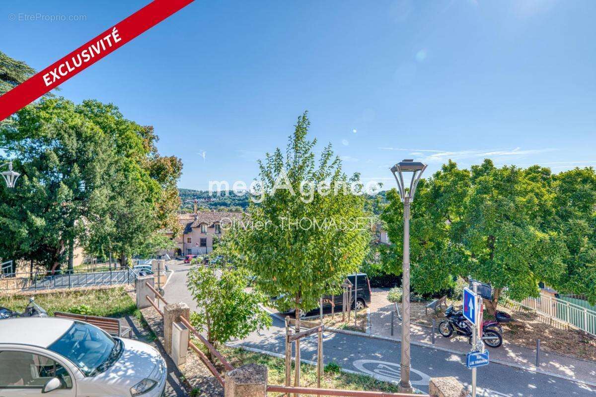 Appartement à COUZON-AU-MONT-D&#039;OR