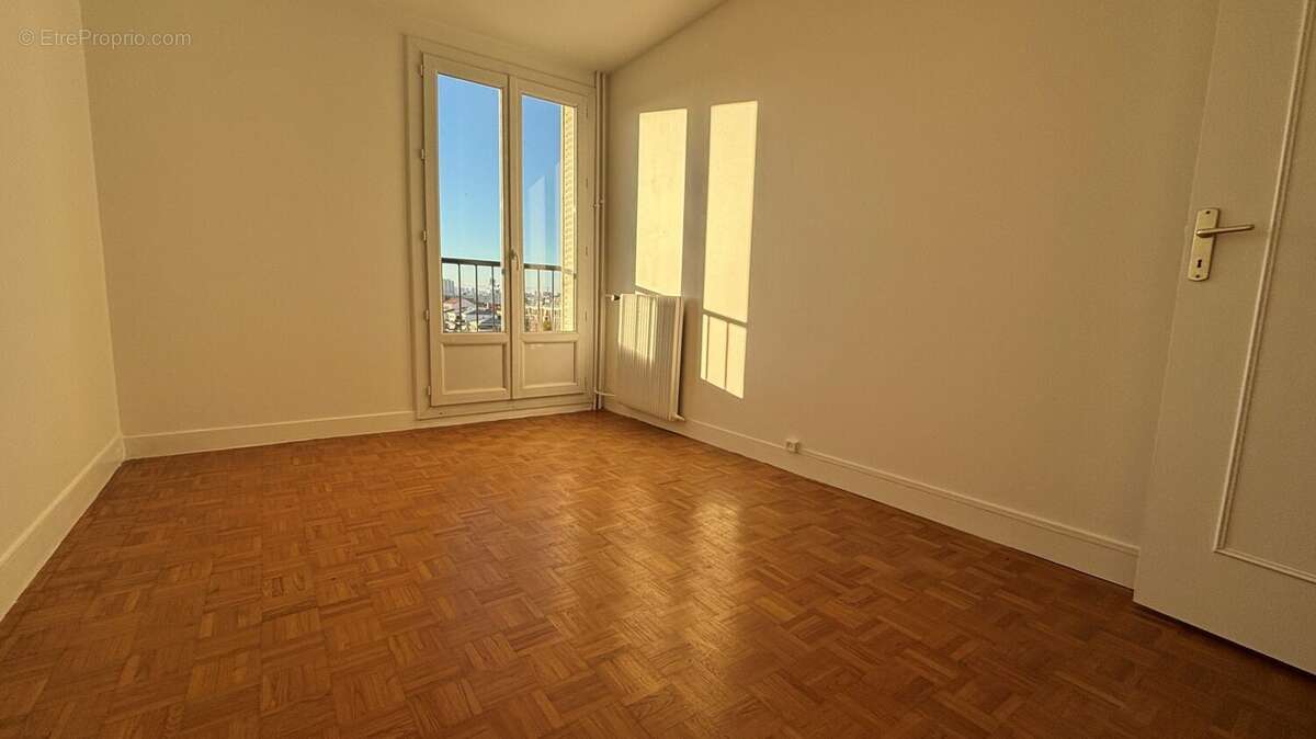 Appartement à MAISONS-ALFORT
