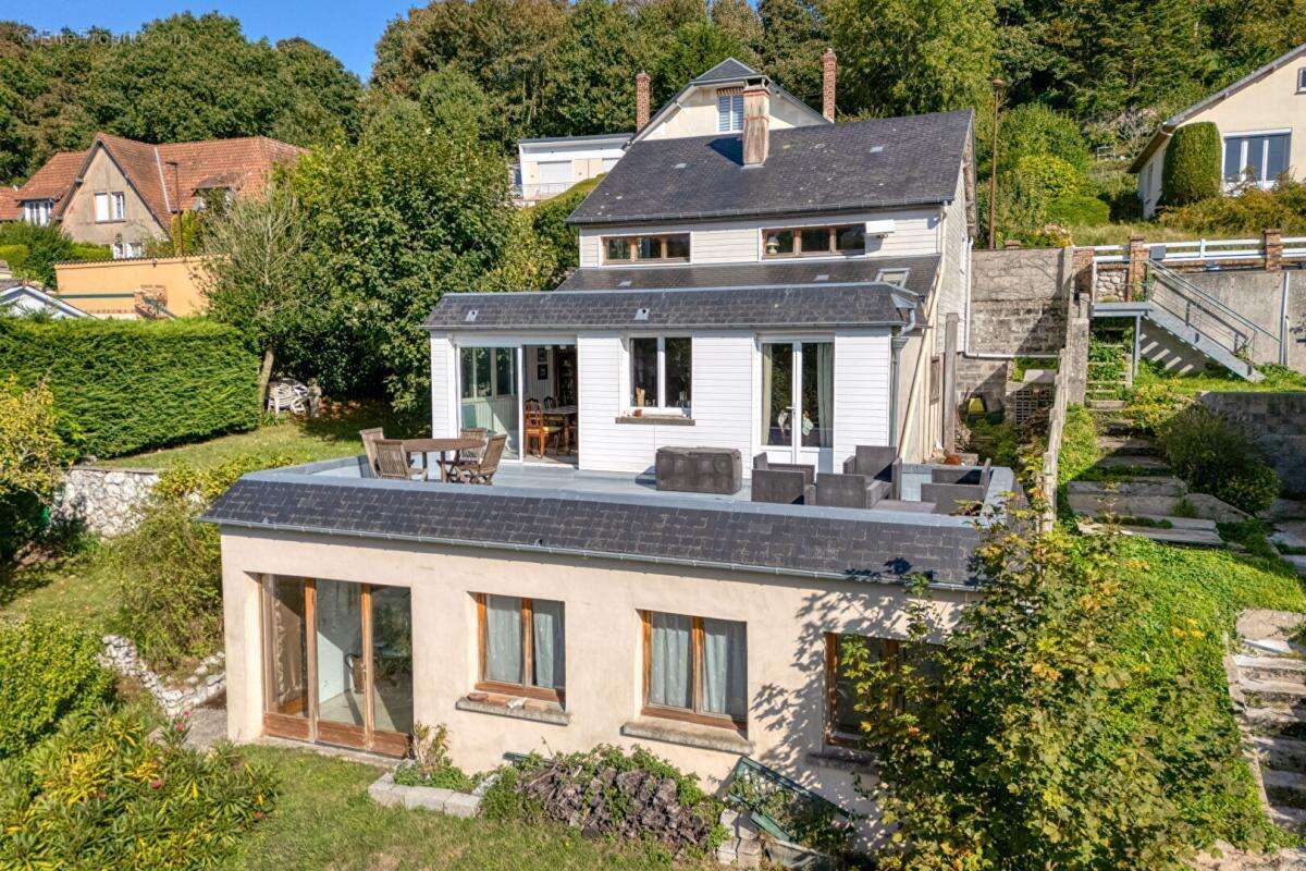 Etretat, vue exceptionnelle, quartier calme 6 pièces dont studio , 149 m2 - photo 2