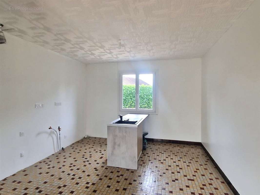 Maison à SAINT-LUBIN-DES-JONCHERETS