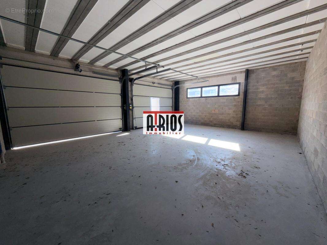 Local d'activité 240 m² - photo 4