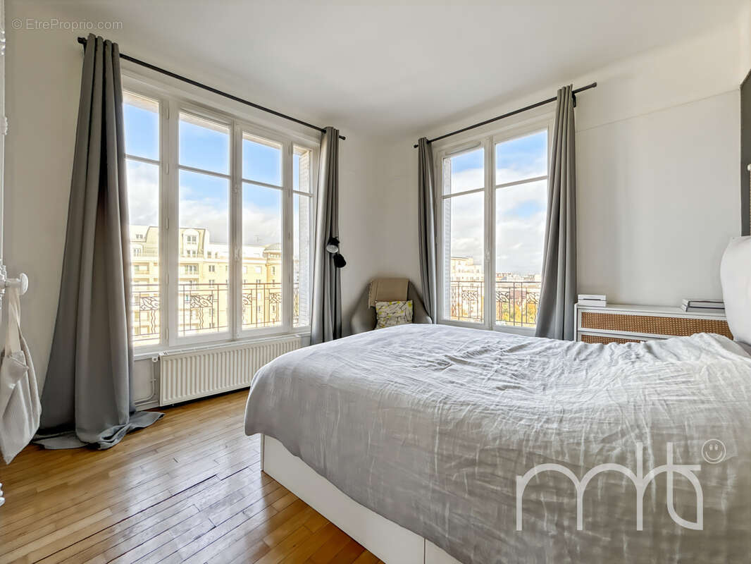 Appartement à LA GARENNE-COLOMBES