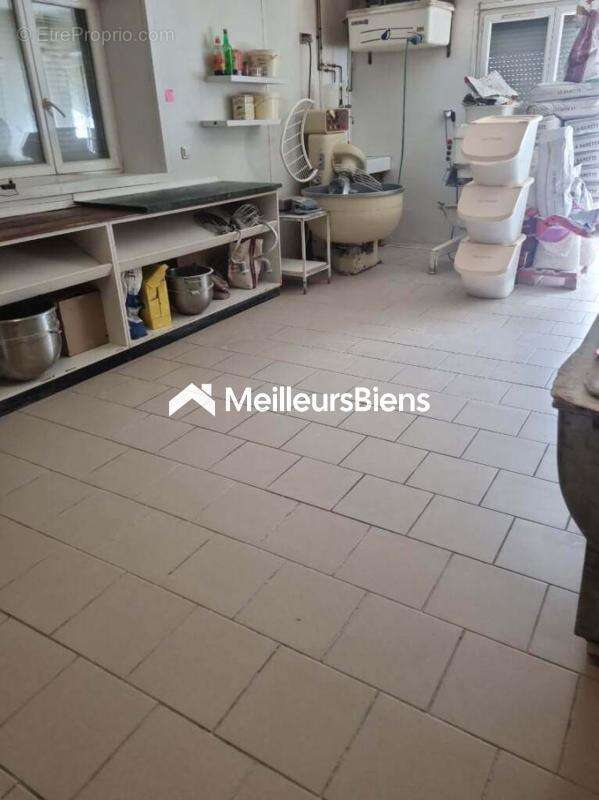 Commerce à BEAUJEU-SAINT-VALLIER-PIERREJUX-ET-QUITTEUR