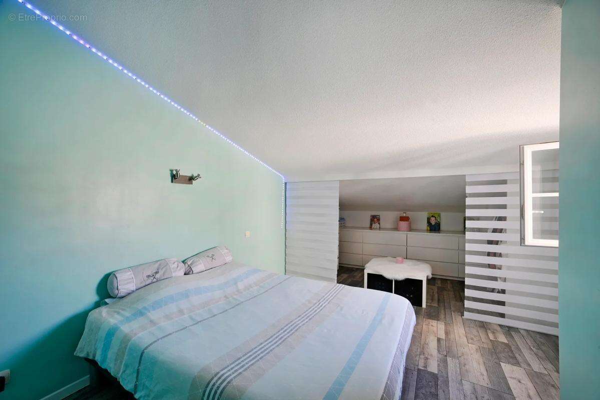 Maison à GALLARGUES-LE-MONTUEUX