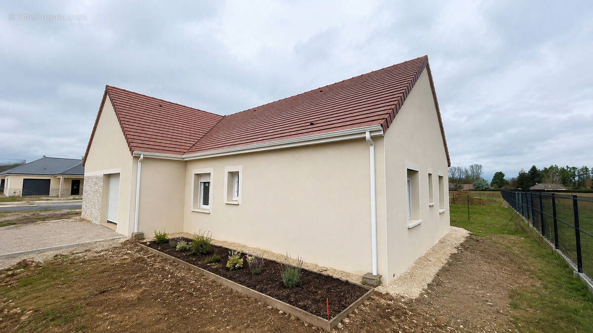 Maison à CONTRES