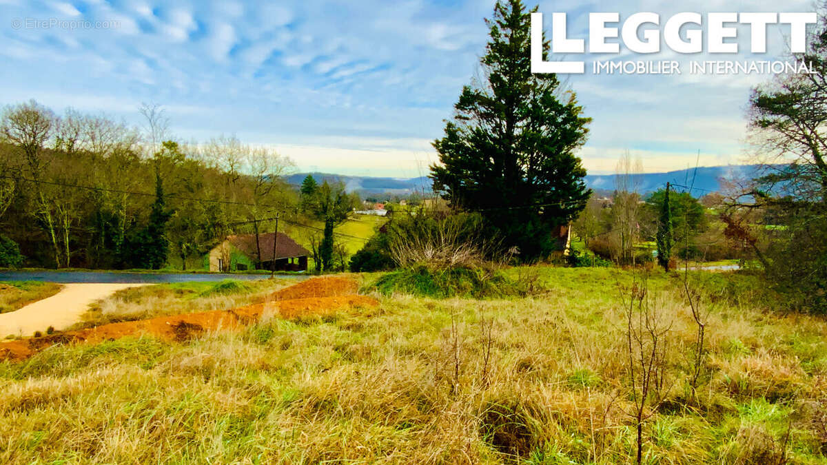 Terrain à MONTIGNAC