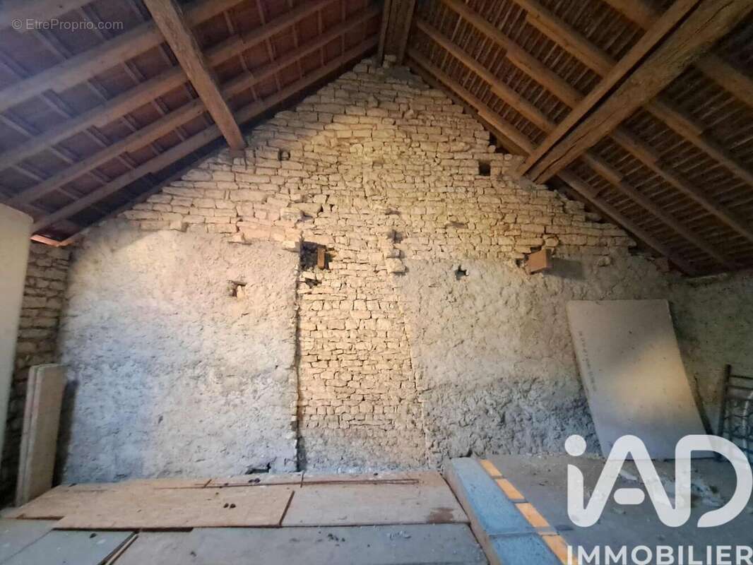 Maison 150 m² à Courgis  - photo 7