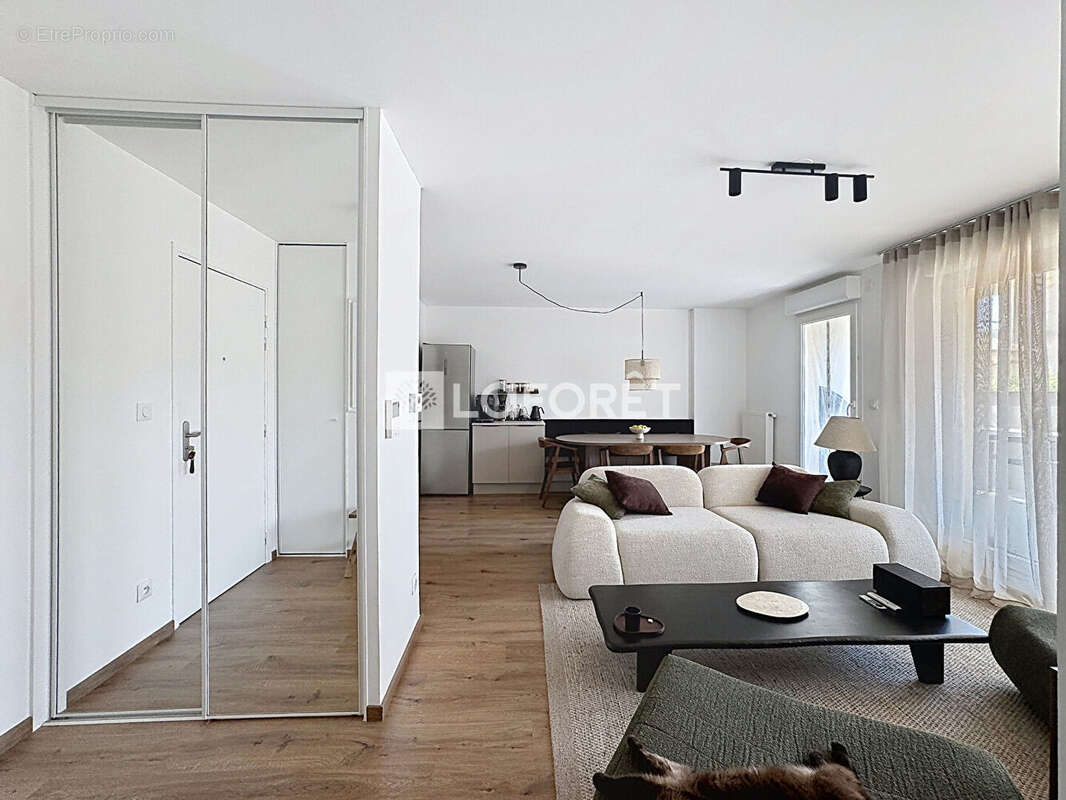 Appartement à L'ARBRESLE