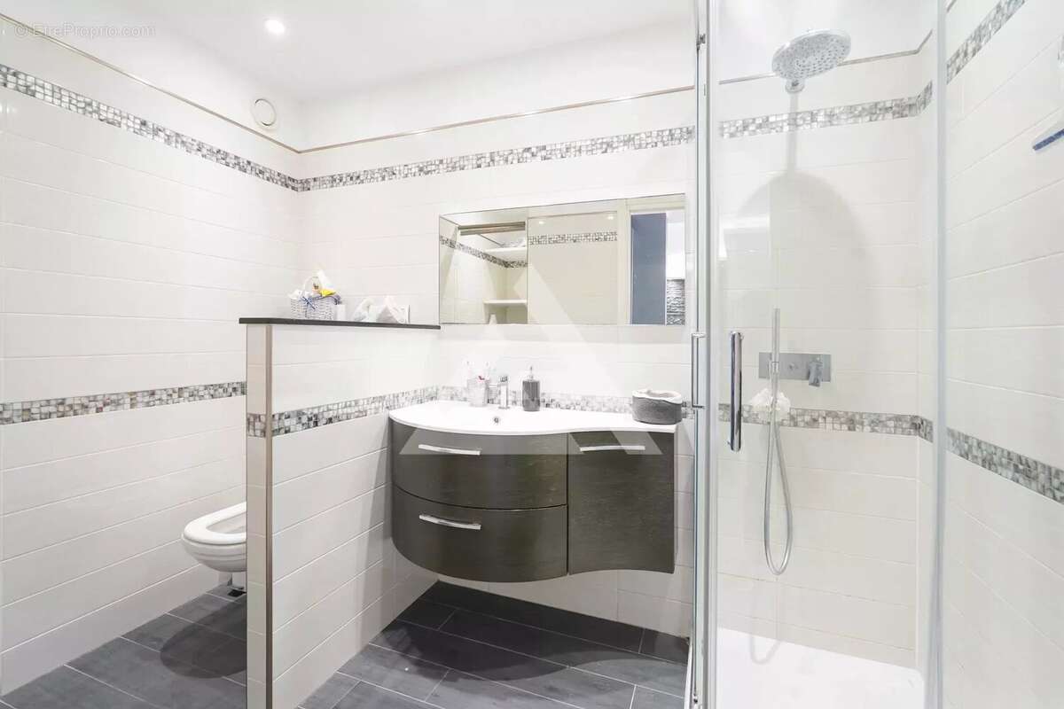 Appartement à ROQUEBRUNE-CAP-MARTIN