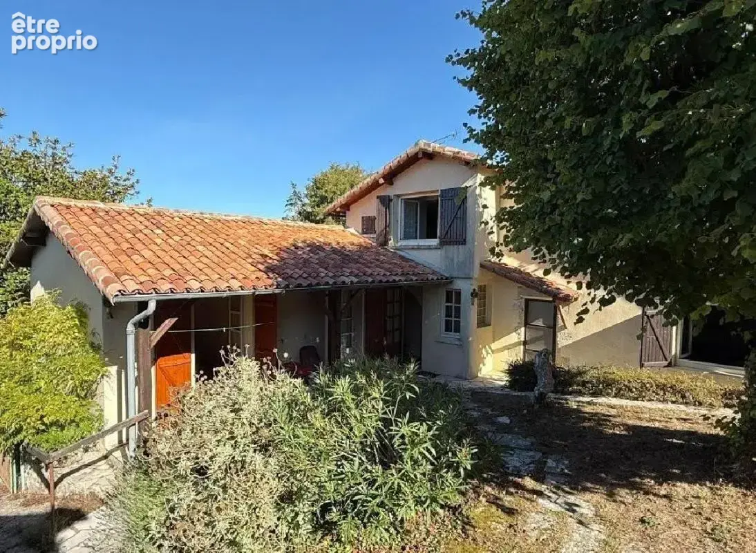 Maison 8 pièces 172 m² à vendre à Ruffec (16700) - photo 2