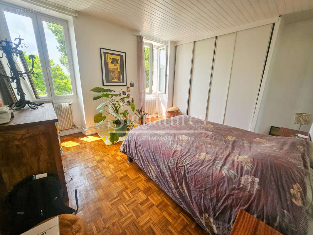 SAINT YRIEIX SUR CHARENTE - Maison de caractère avec appartement indépendant - photo 5