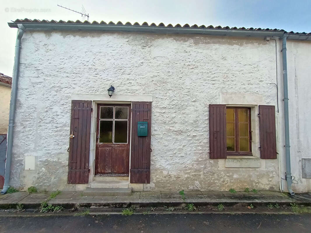 Maison à SAINT-HIPPOLYTE