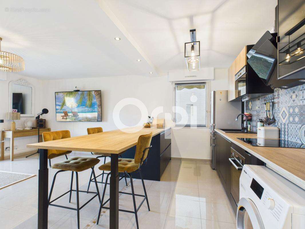 Appartement à MANDELIEU-LA-NAPOULE