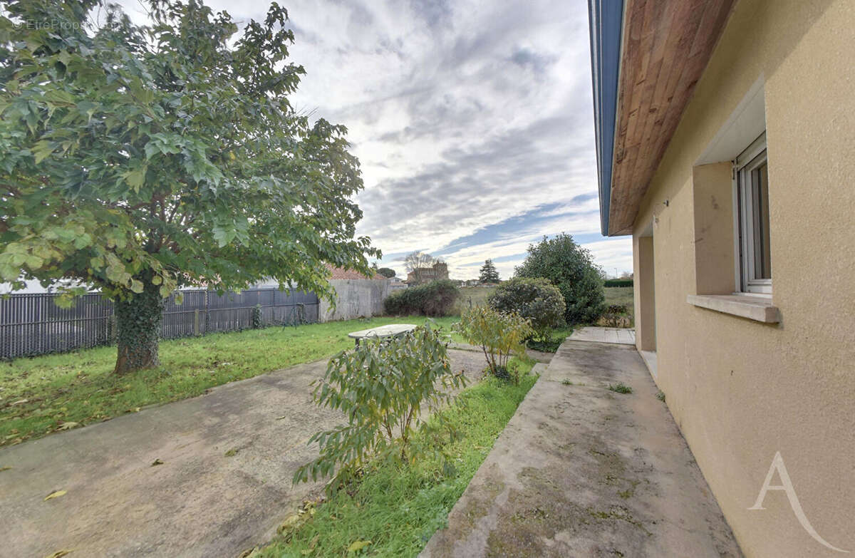 Maison à SAINT-GEOURS-DE-MAREMNE