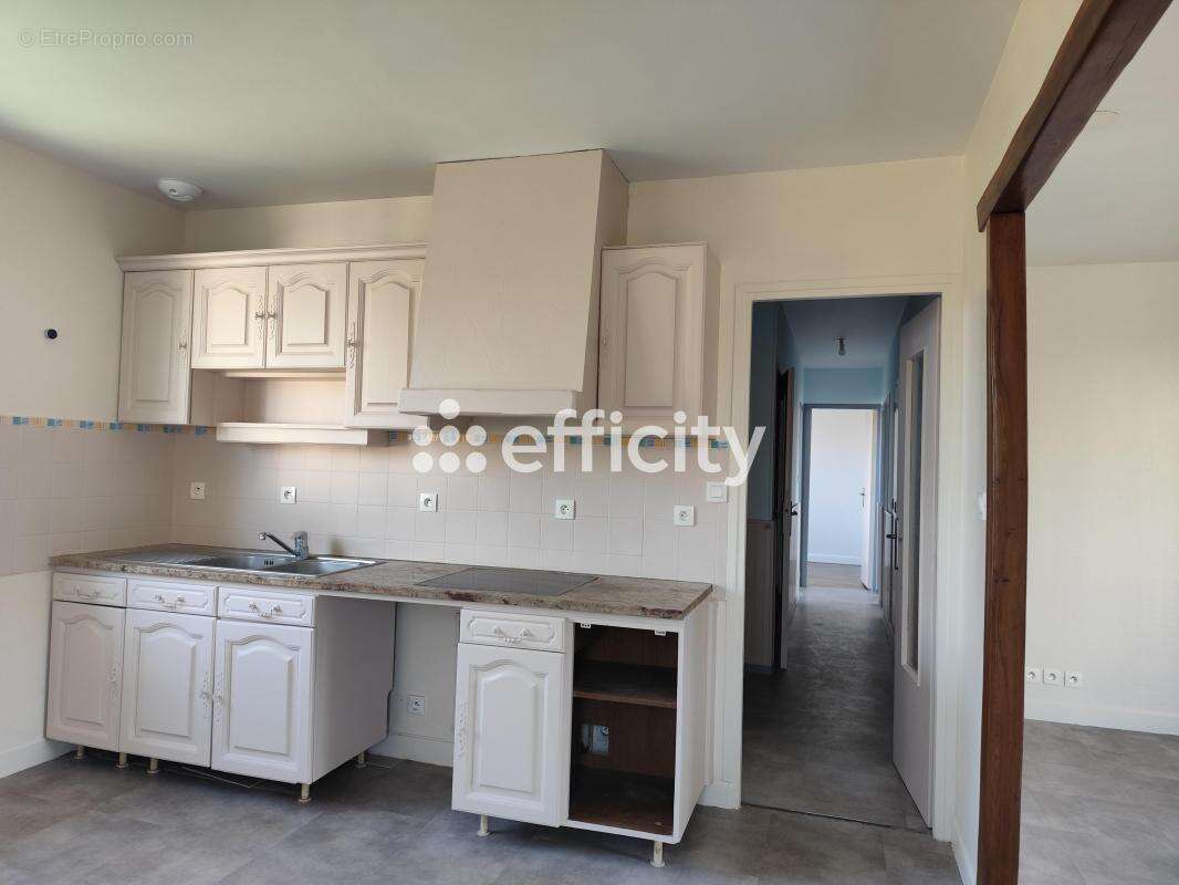 Maison à SAINTE-GAUBURGE-SAINTE-COLOMBE