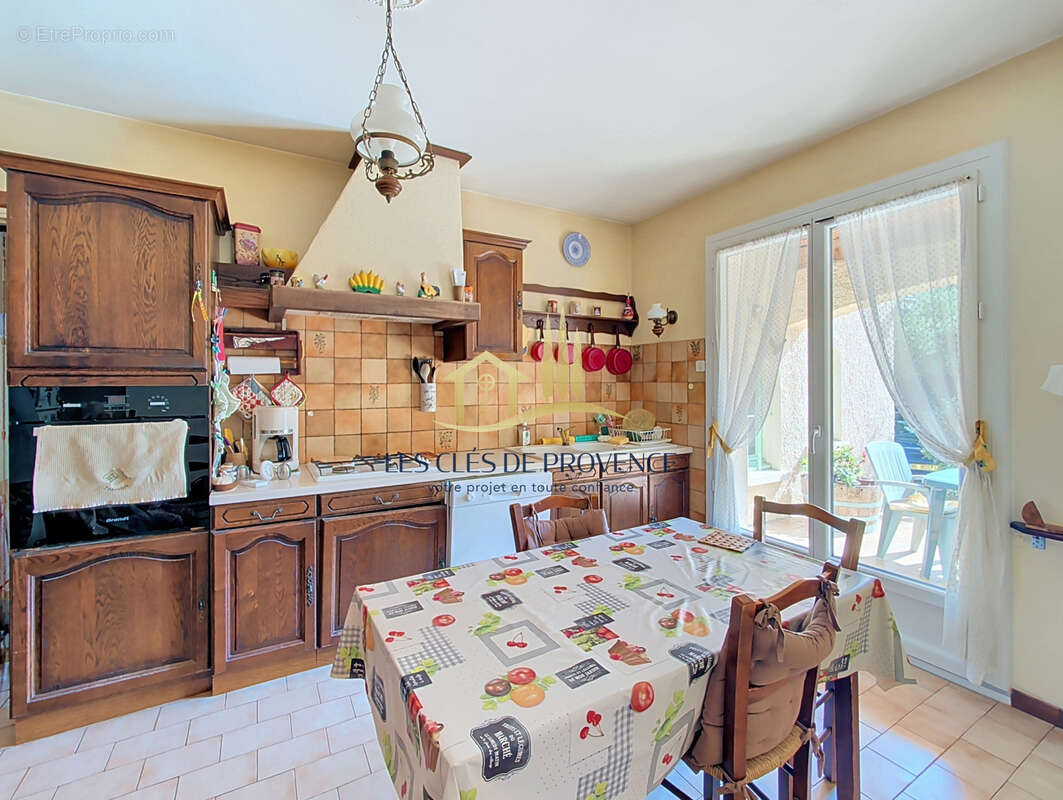 Villa de caractere au coeur de rognac - photo 6
