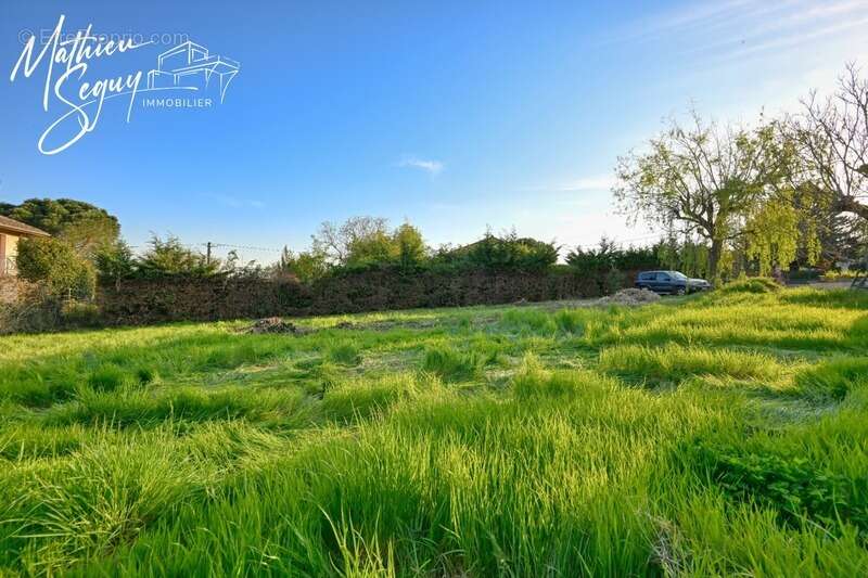 Terrain à VAUGNERAY