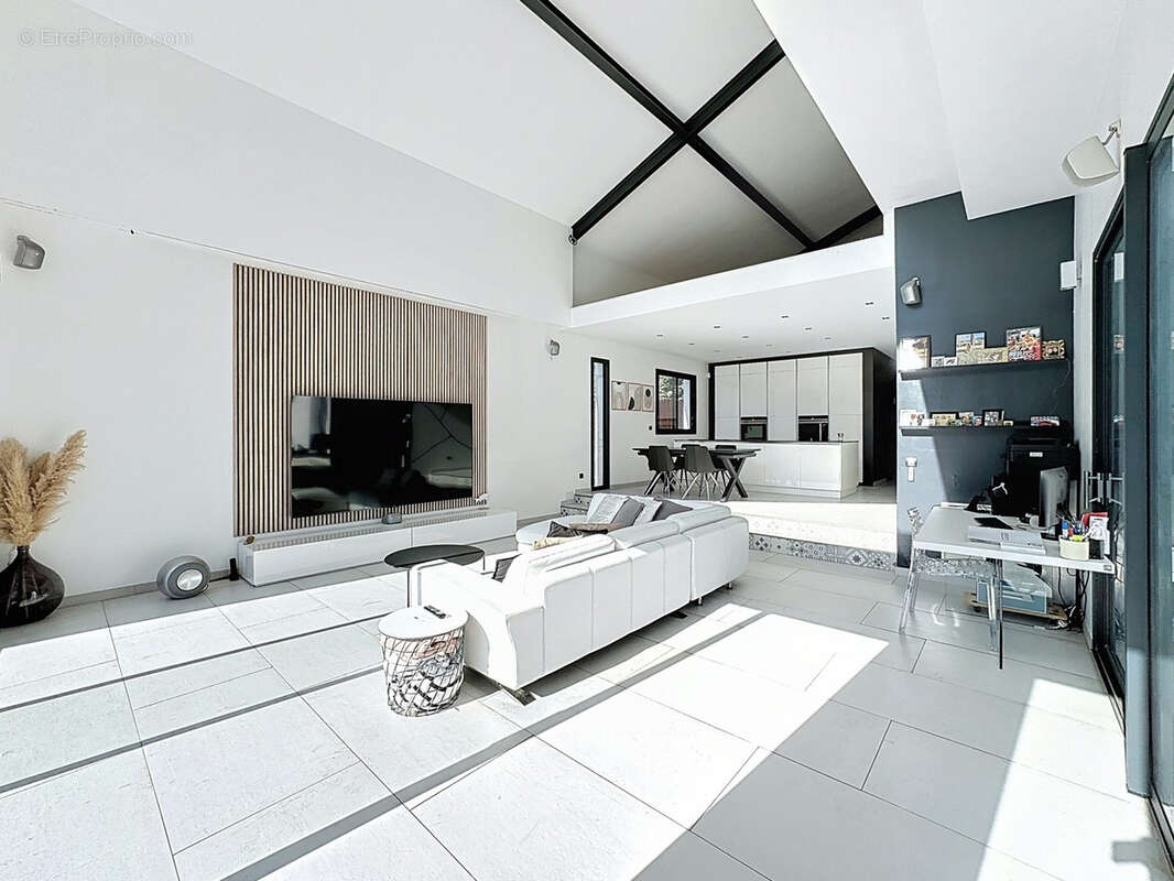 Maison à VAUVENARGUES