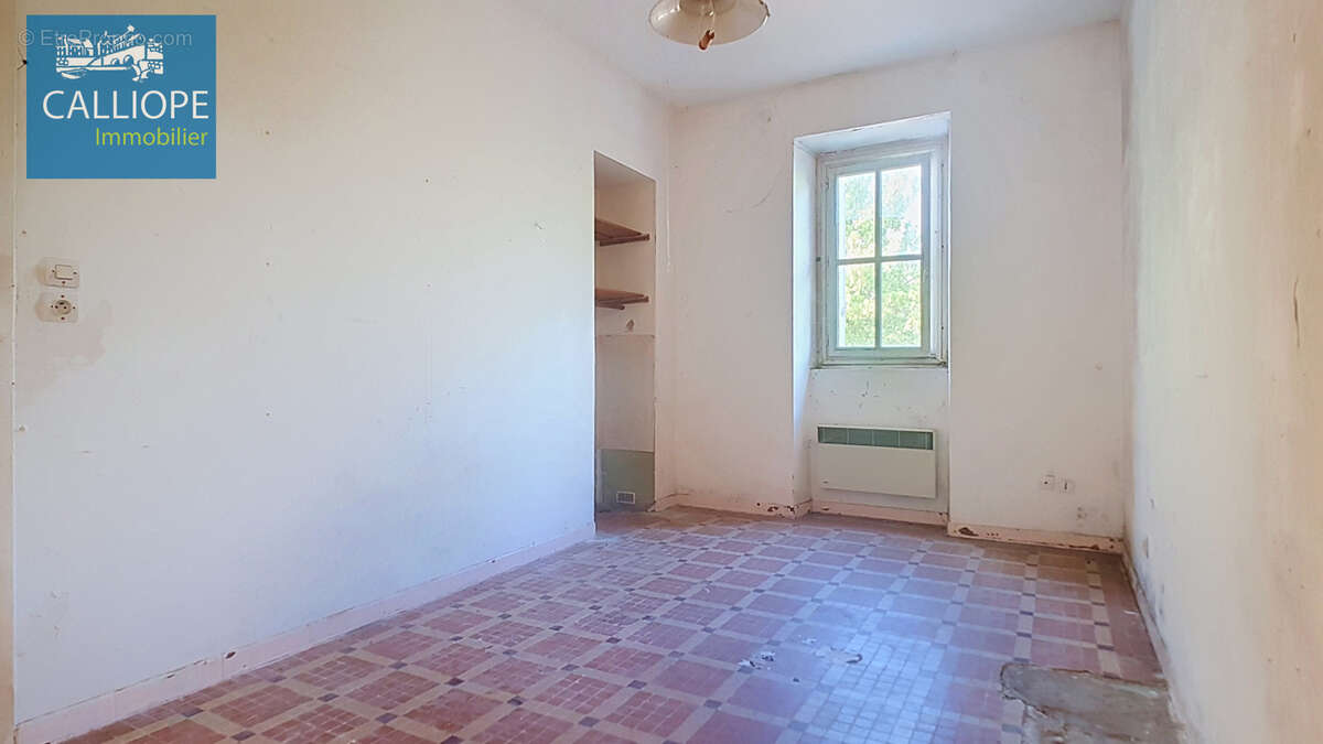 Charmant petit chateau a renover - photo 8