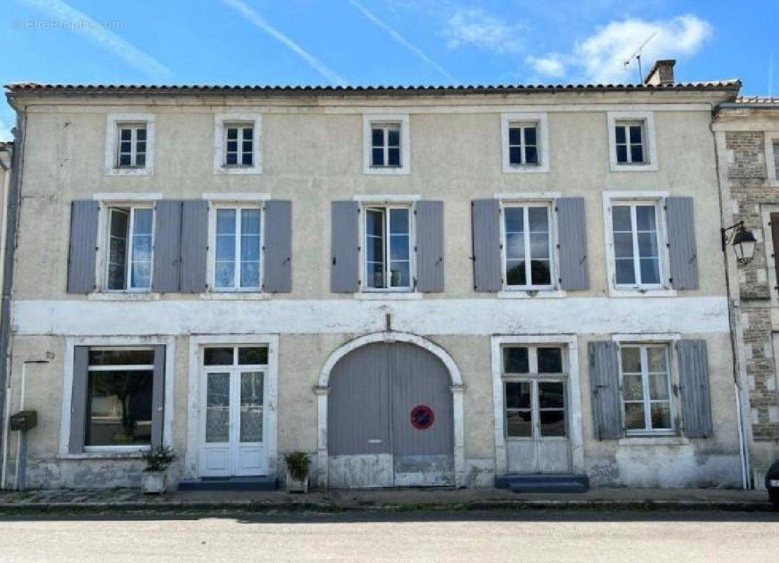 Maison à VILLEFAGNAN