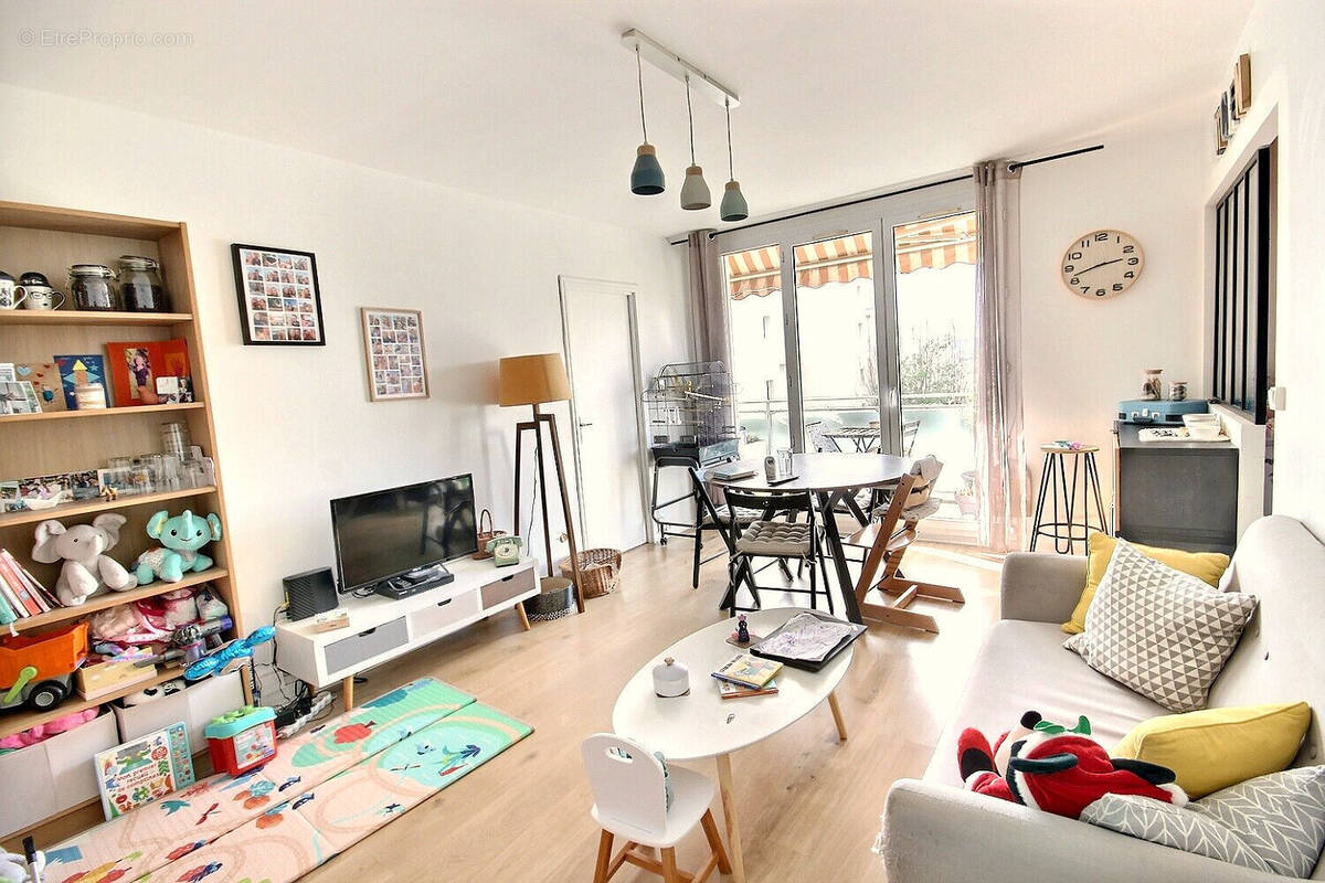 Appartement à FRESNES