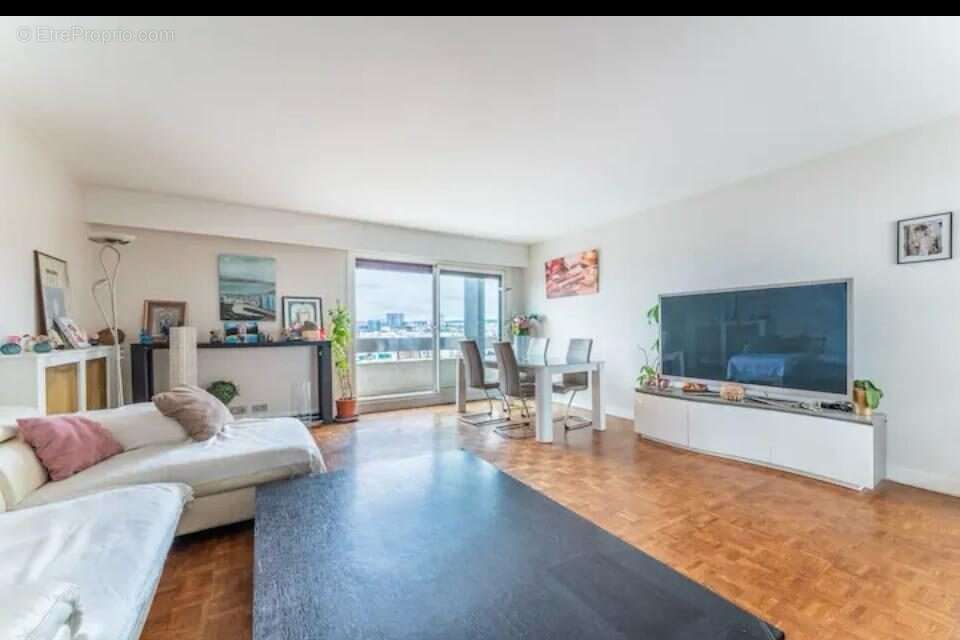 Appartement 148 m² à Paris-16e  - photo 2