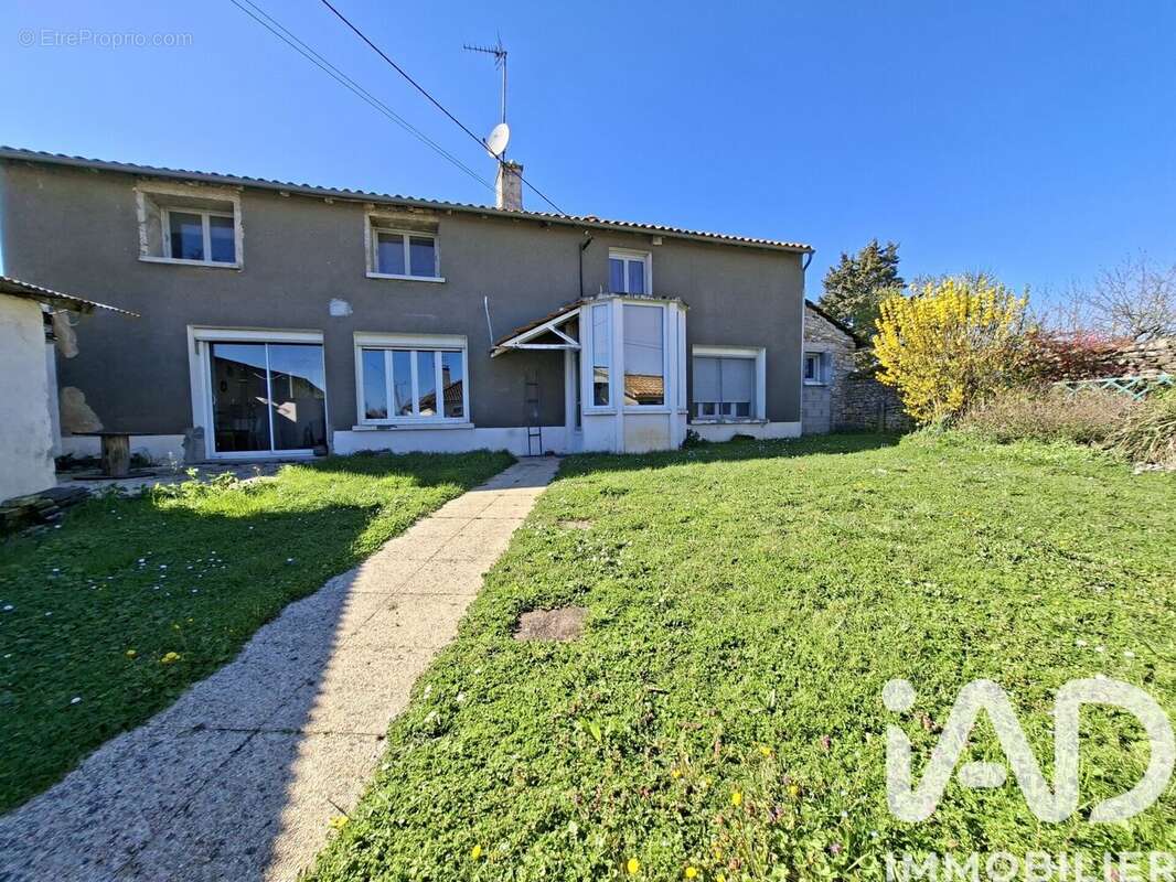 Photo 4 - Maison à VOUNEUIL-SOUS-BIARD