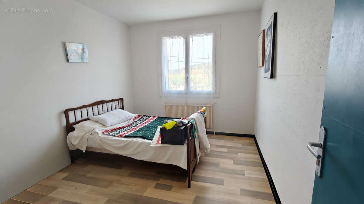 À seulement 3 km de Limoux, dans un village calme et recherché, découvrez cette maison de 130 m2 habitables of - photo 8