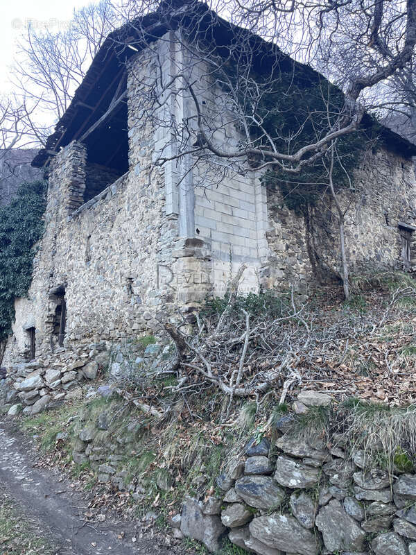 Grange 240m2 ROURE - photo 3