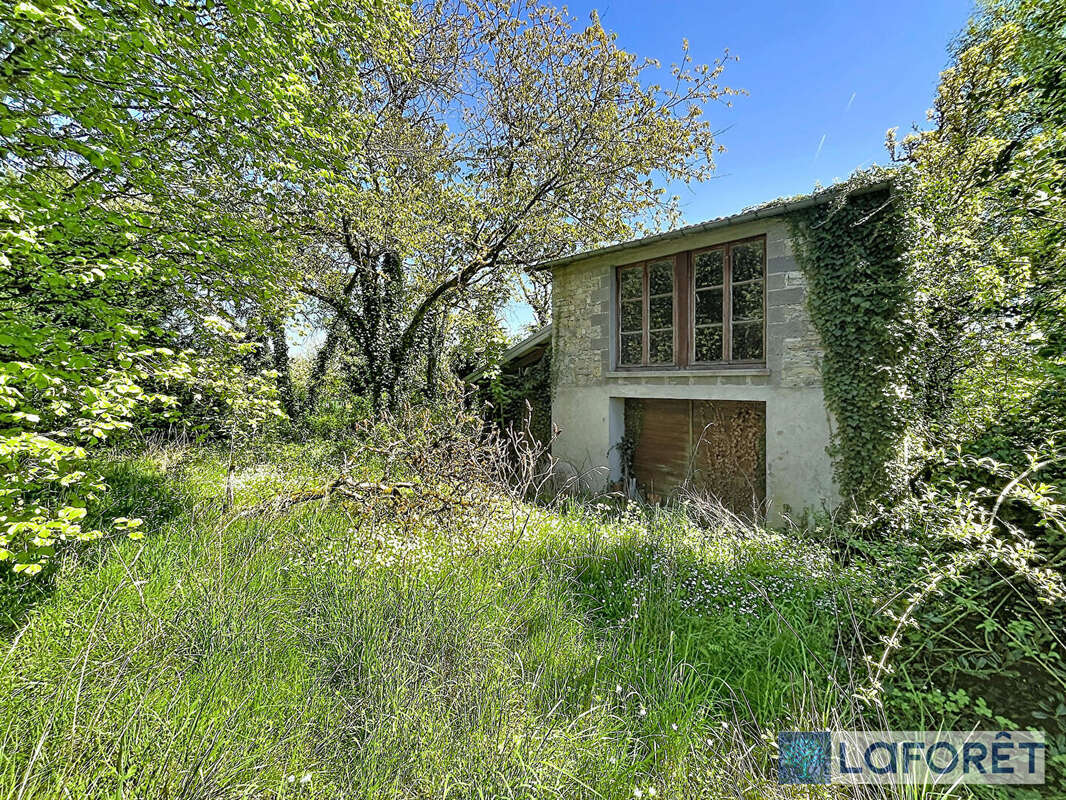 Terrain à BOURBONNE-LES-BAINS
