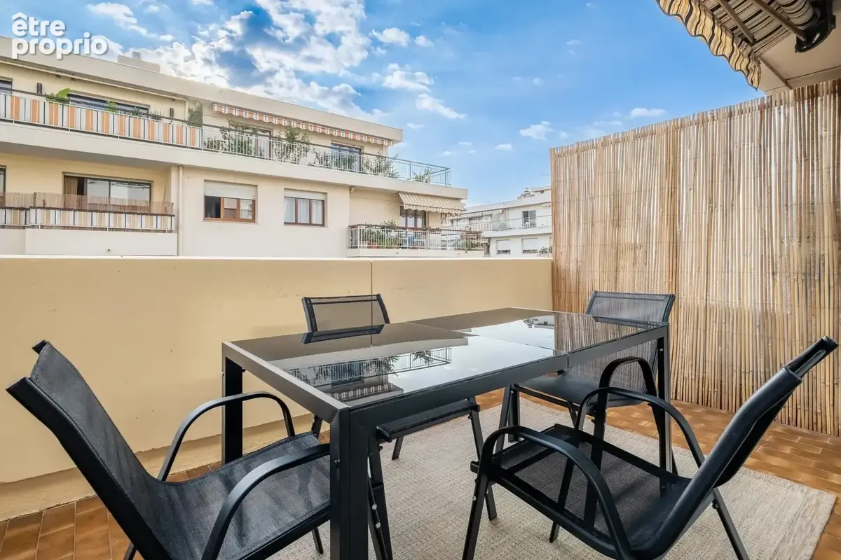 Nice le port 2 pieces terrasse etage élevé rénové - photo 2