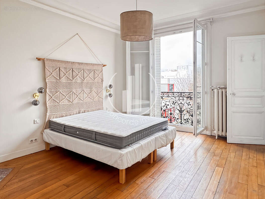 Maison à COURBEVOIE