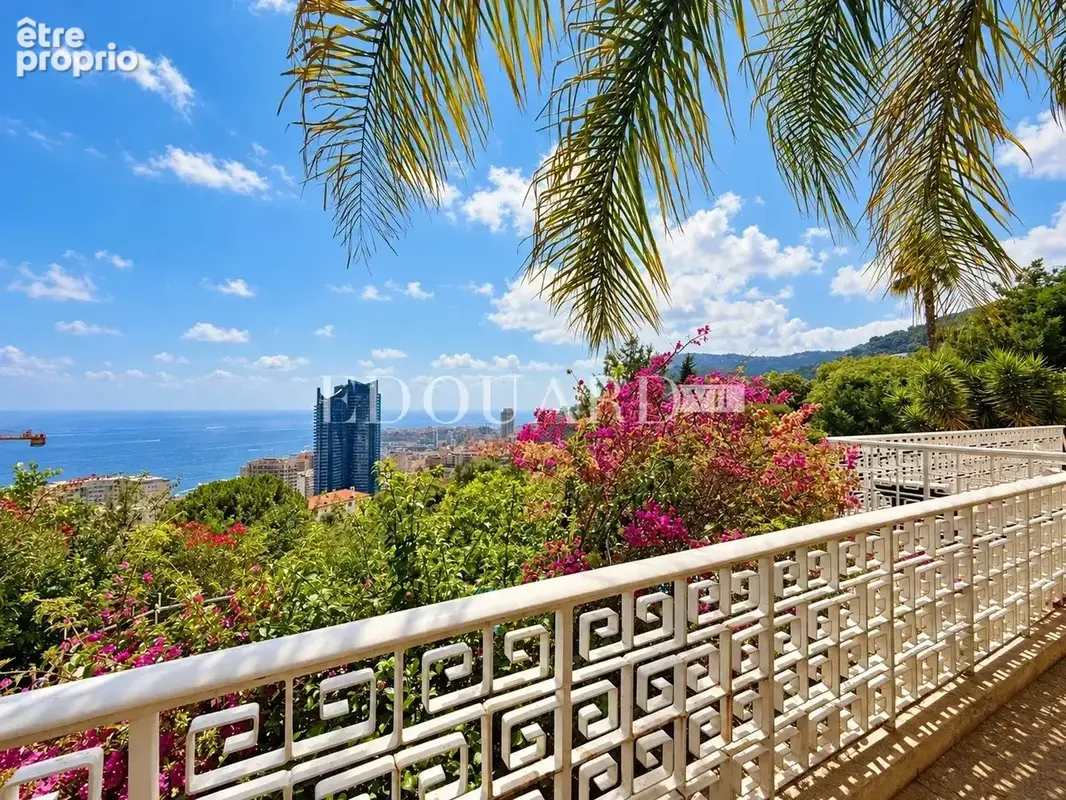 Dans un domaine privé et sécurisé, à vendre villa de prestige avec vue panoramique sur la Principauté de Monaco - photo 8