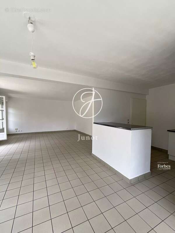 Lille - VIEUX LILLE - Appartement à vendre - 61,28m² - 1-2 chambres - Terrasse - Garage - photo 10