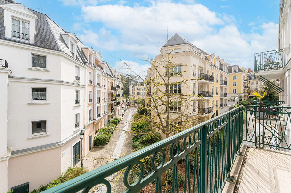 Appartement à LE PLESSIS-ROBINSON