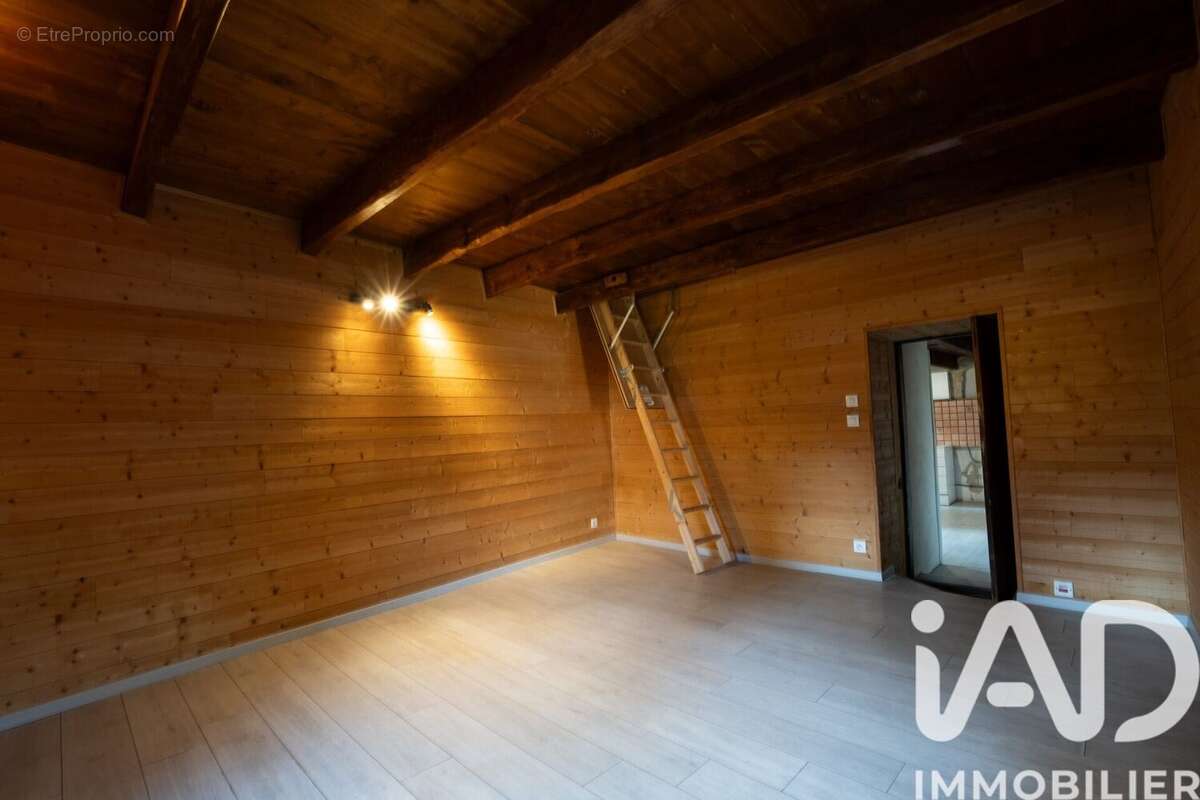 Maison 98 m² à Saint-Victor  - photo 9