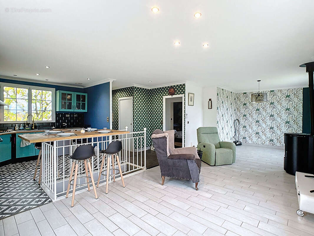 Maison à BELLEVILLE