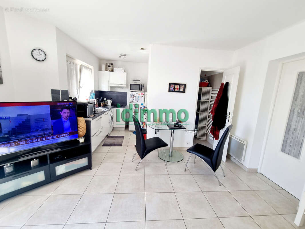 Affaire et Rare Draguignan F2 1 ét 2 terrasse vendu avec terrain de 180m et 2 places parkiing 159000€ dpe d - photo 4
