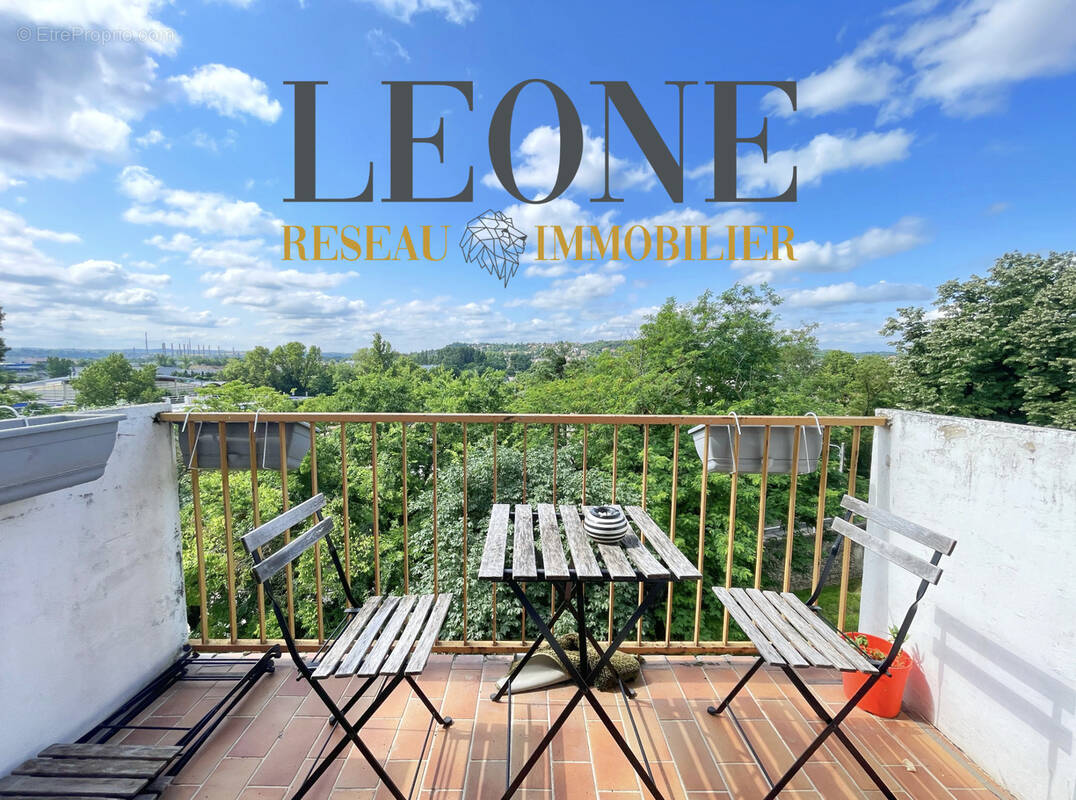 Appartement à PIERRE-BENITE