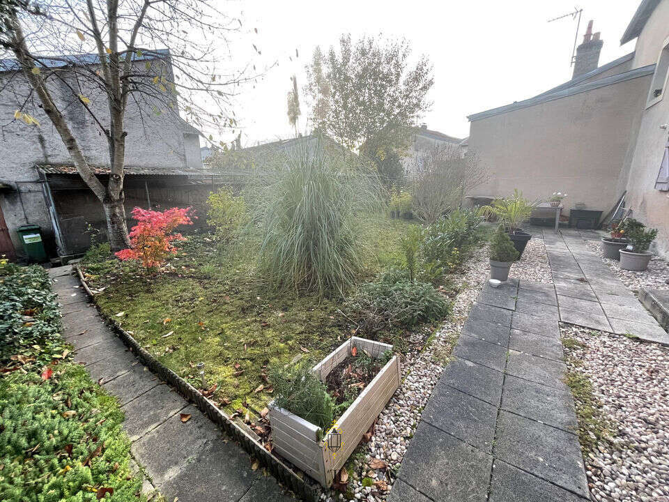 Appartement à LAY-SAINT-CHRISTOPHE