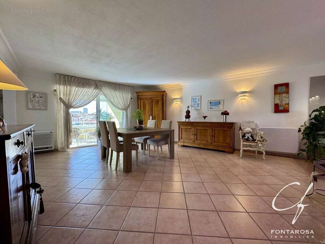 Appartement à SAINT-RAPHAEL