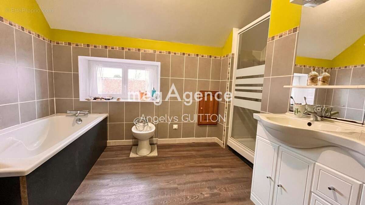 Maison à BEAUMONT-SUR-SARTHE