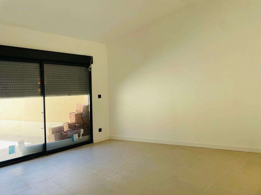 Maison à SAINTE-GEMME-MORONVAL