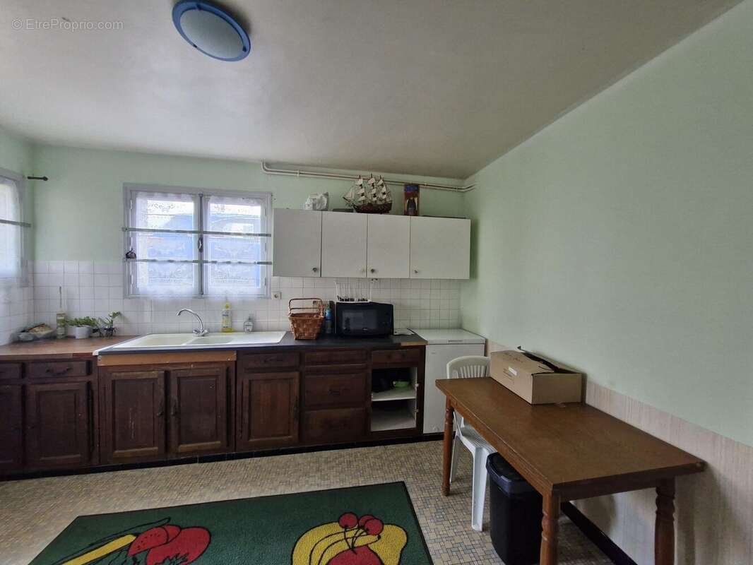 CUISINE pour activité  - Maison à PLEDELIAC