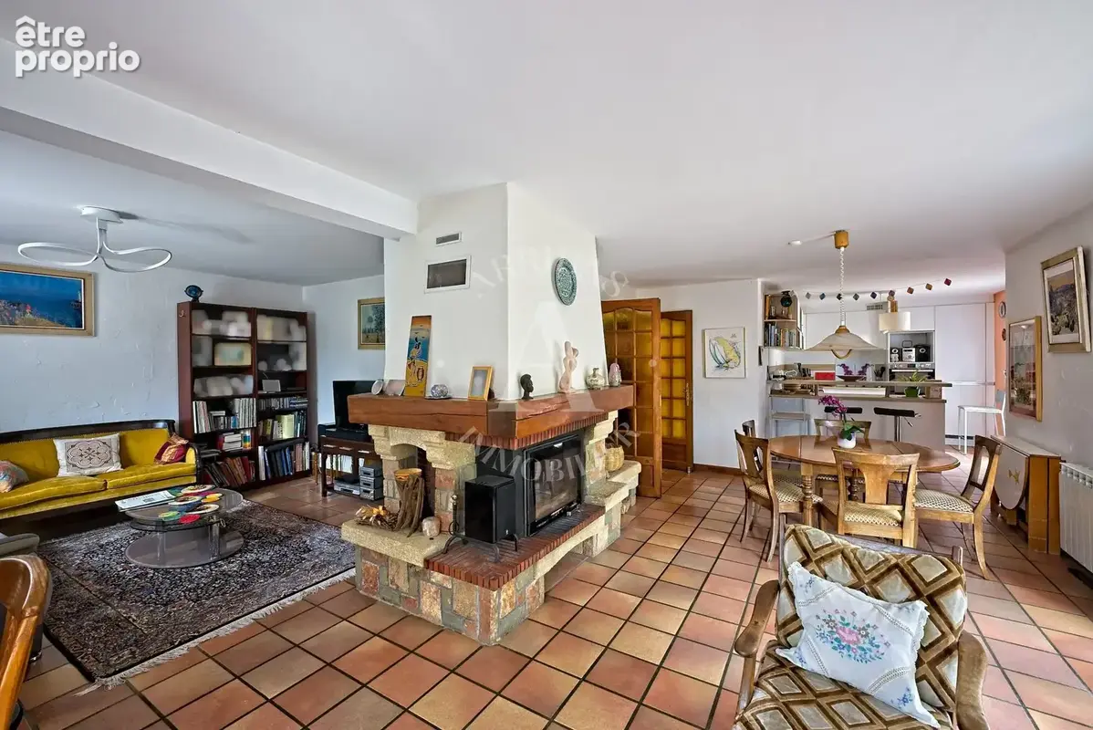 Maison 6 pièces 193 m² à vendre à Ornex (01210) - photo 4