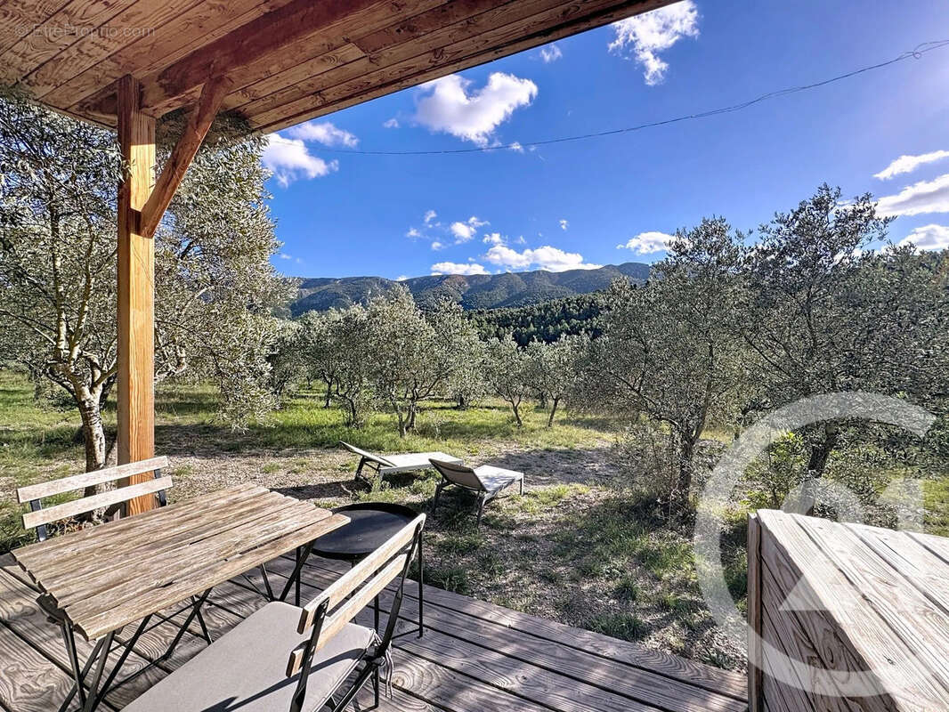 Maison à VAUVENARGUES