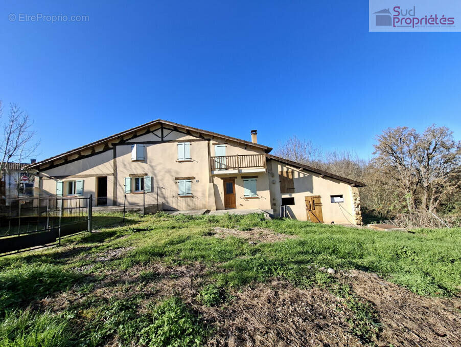 Maison à AURIGNAC