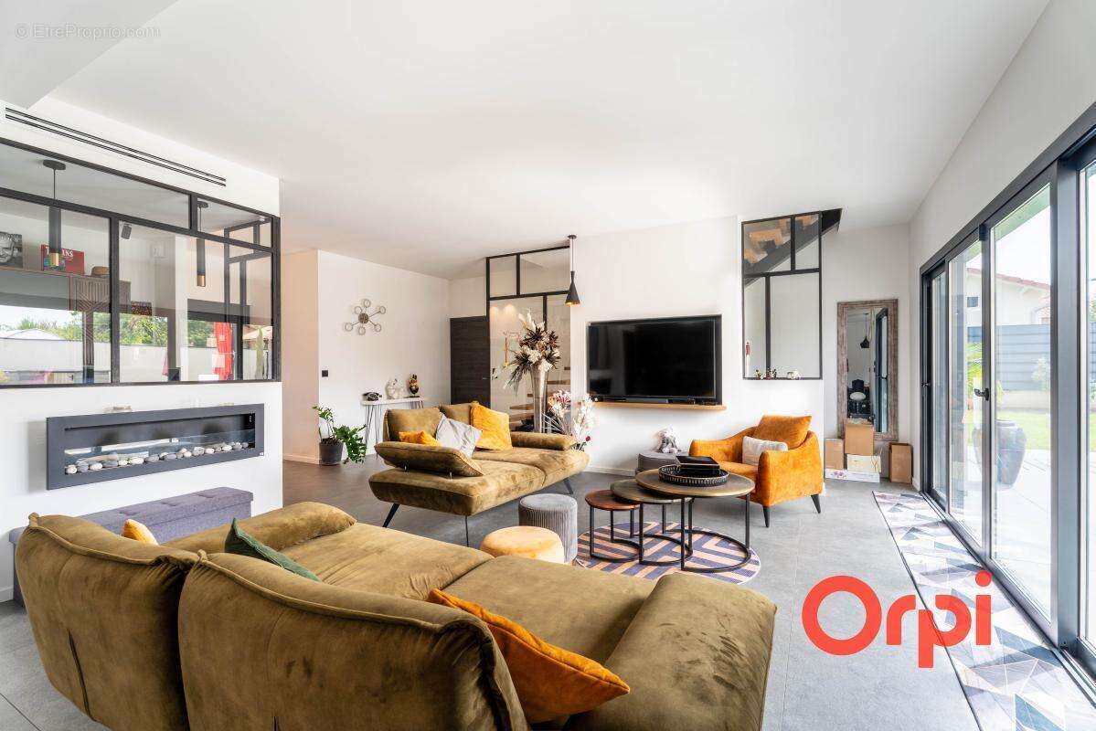 Maison À Vendre 244 m2 Francheville le haut - photo 6